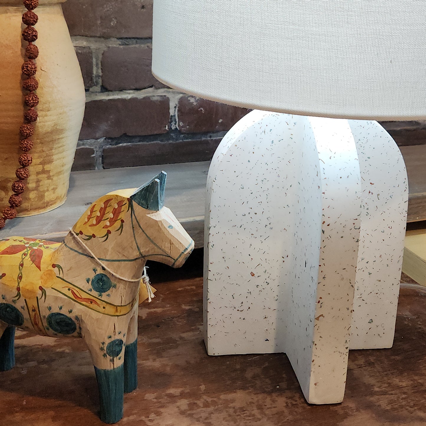 Dalahorse in White and Blue