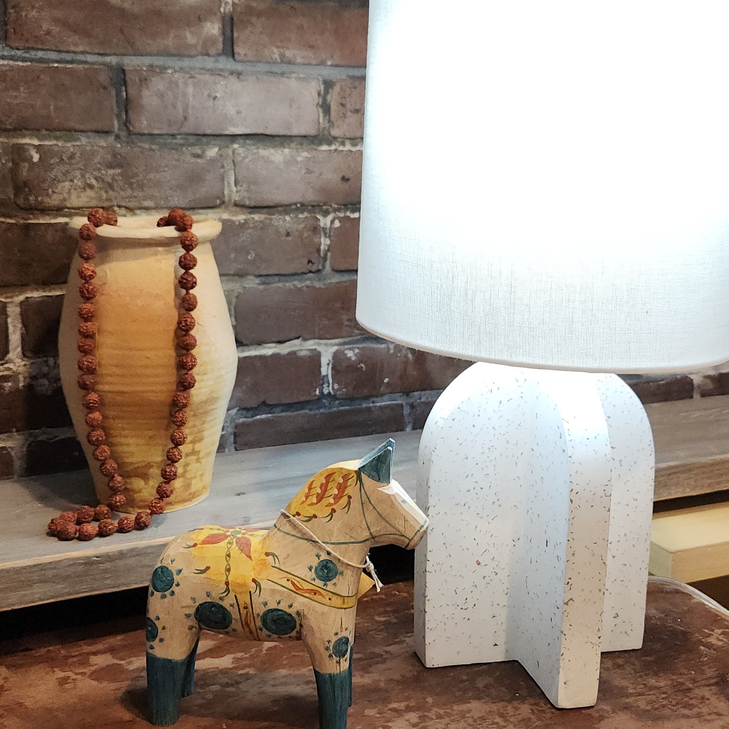 Dalahorse in White and Blue